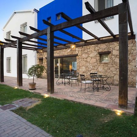 Las Aguas Del Arbuniel Con Pista De Padel Exterior photo